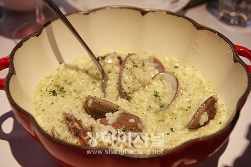 Rice cooked with clams like in the Basque country 218元.