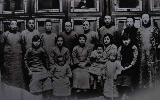 추펑장 저택에 모인 임시정부 요인과 가족들