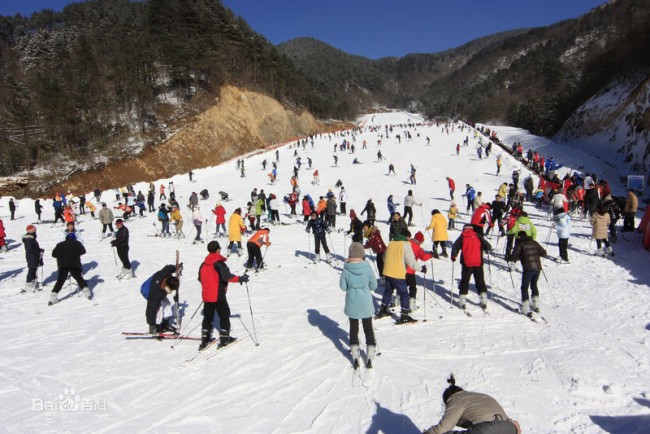 大明山万松岭滑雪场