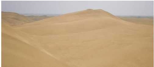 중국 네이멍구(內蒙古)자치구는 올해 전체 6천670㏊ 면적의 사막과 초원에 나무를 심어 사막화를 막고 황사발생량을 줄일 계획이다. 네이멍구 쿠부치(庫布其)사막의 모습.