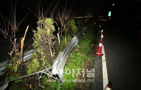 上海 대형 교통사고 발생, 8명 사망
