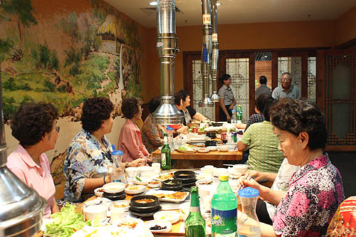 맛있는 점심식사 하시고, 명절의 훈훈한 정을 나눠요