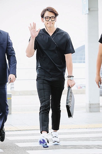 가수 비(정지훈)가 '제17회 상하이 국제영화제' 참석 차 출국했다.