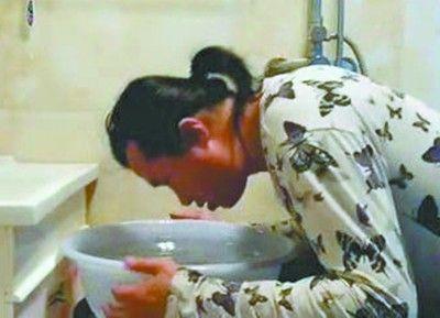 '바이주 20리터' 마신 남성…샴푸에 면도칼까지 삼켜