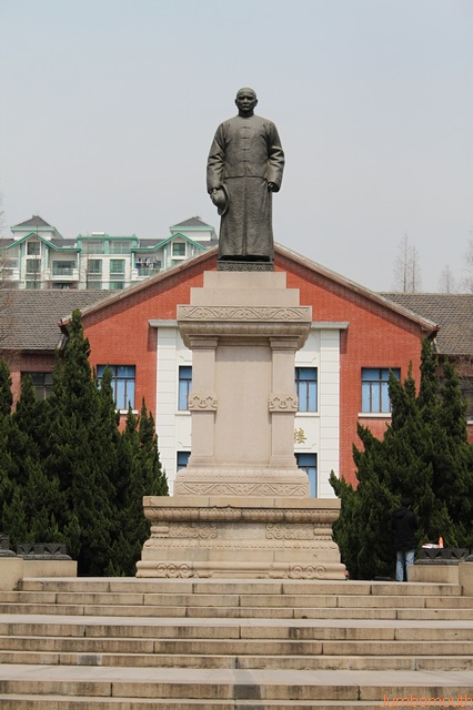82년의 역사를 담고 있는 '구 상하이특별시정부(旧上海特别市政府)'