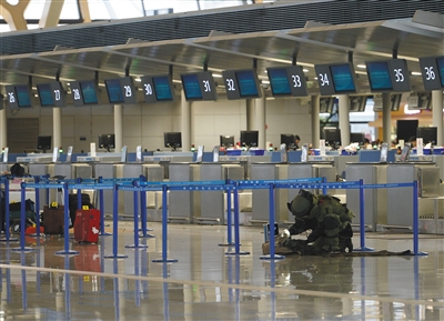 푸동공항 폭발사고, 고함소리 후 굉음