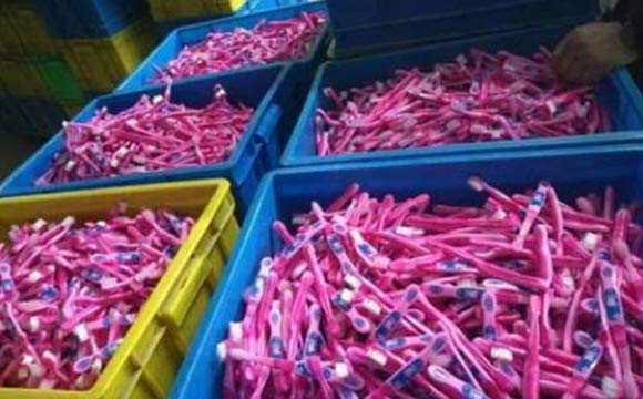 中 '페퍼피그' 짝퉁 아동용 치약 판매 논란