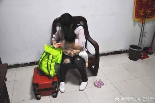 850만원에 딸 팔아 100만원 어치 화장품 산 친모
