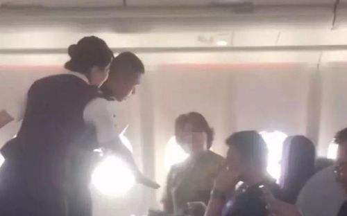 중국항공 '감독관' 牛여사의 횡포 비난 봇물