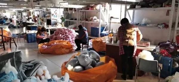 中 정부 권고에도 몰래 직원 출근시킨 사장 '구속'