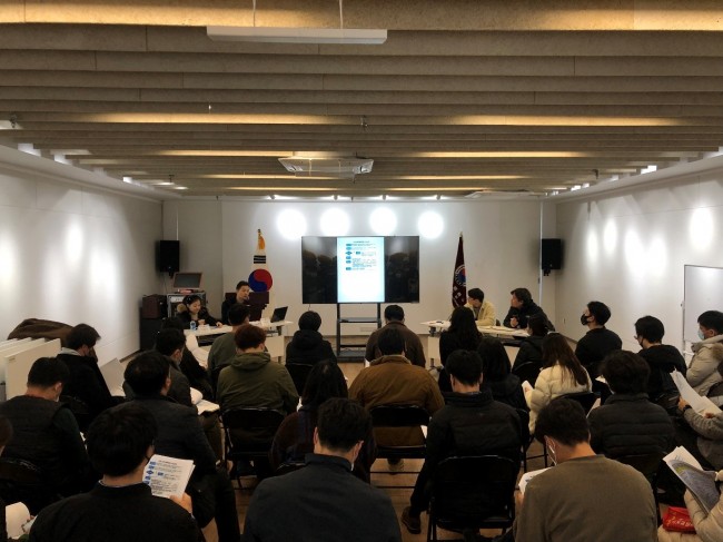 中입국 가족초청장, 배우자와 미성년 자녀만 OK