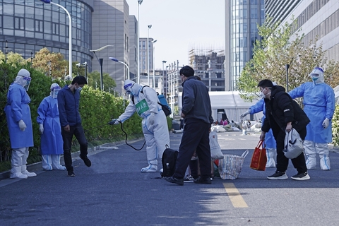 상하이 격리병원 퇴원자 "약 없이 자가면역으로 완치"