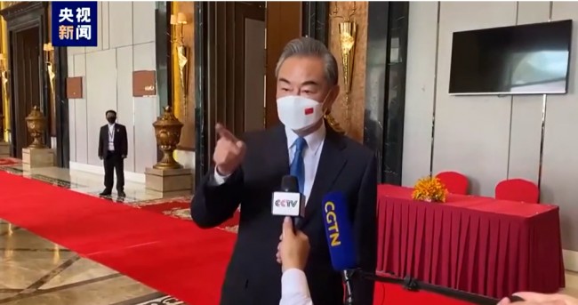 왕이 中 외교부장 "중국을 건드린 자, 반드시 처벌받을 것"