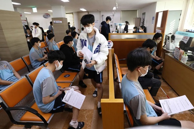 中 언론 "한국 전국민 한두살 어려졌다" 관심 보도