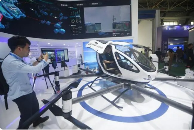 中 하늘 나는 'eVTOL' 상용화에 박차… '저고도 경제의 원년' 선포