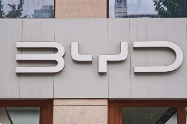 비야디 주가 사상 최고치…버핏 수익은? ‘반토막’